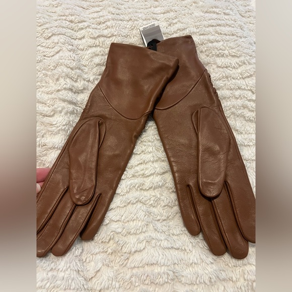 UGG Leather Scrunched Logo Gloves NWT (M) - Picture 3 of 10